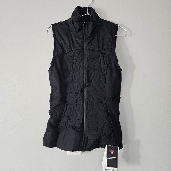 NWT Lululemon Down For It All Vest Black 8 - Picture 4 of 6